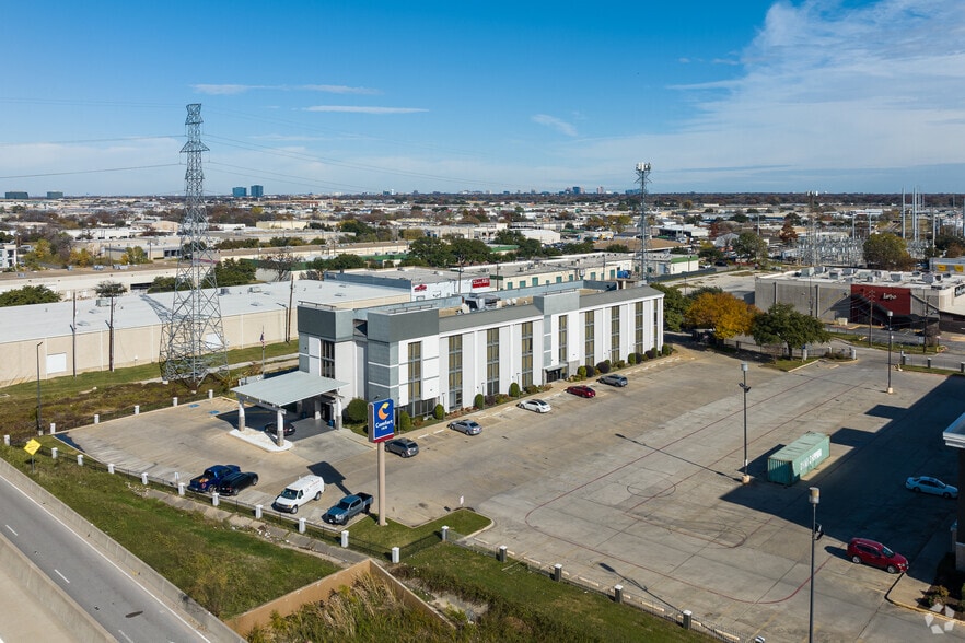 More Photos Of 11069 Composite Dr, Dallas Hotel For Sale