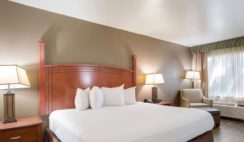 More Photos Of 1125 E Gore Blvd, Lawton Hotel For Sale