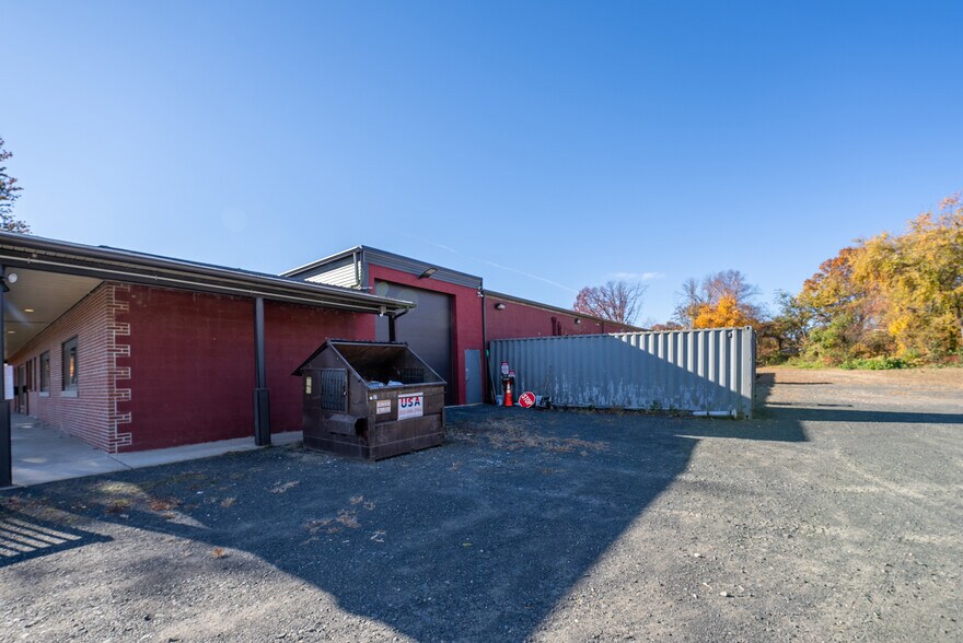 More Photos Of 2 S Bridge Dr, Agawam Office For Lease