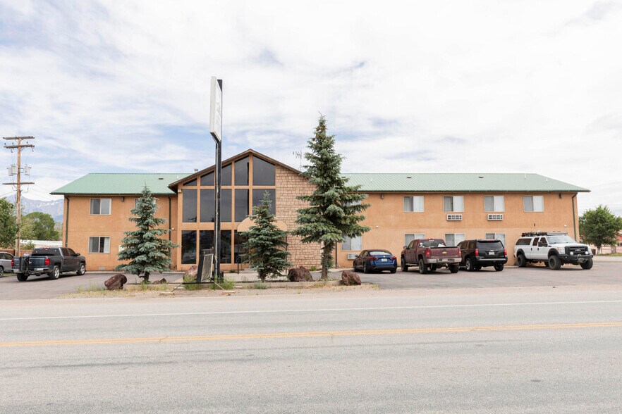 More Photos Of 605 4th Ave, Fort Garland Hotel For Sale