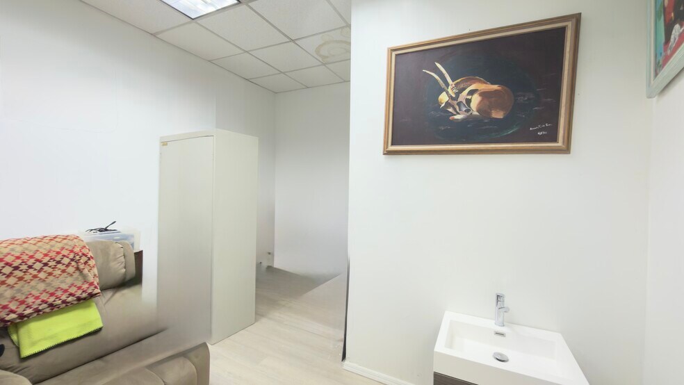 More Photos Of 6110 Bergenline Ave, West New York Storefront Retail Residential For Lease