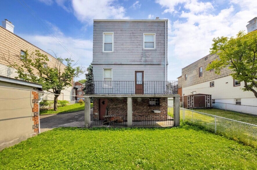 More Photos Of 6707 52nd Ave, Maspeth Apartments For Sale