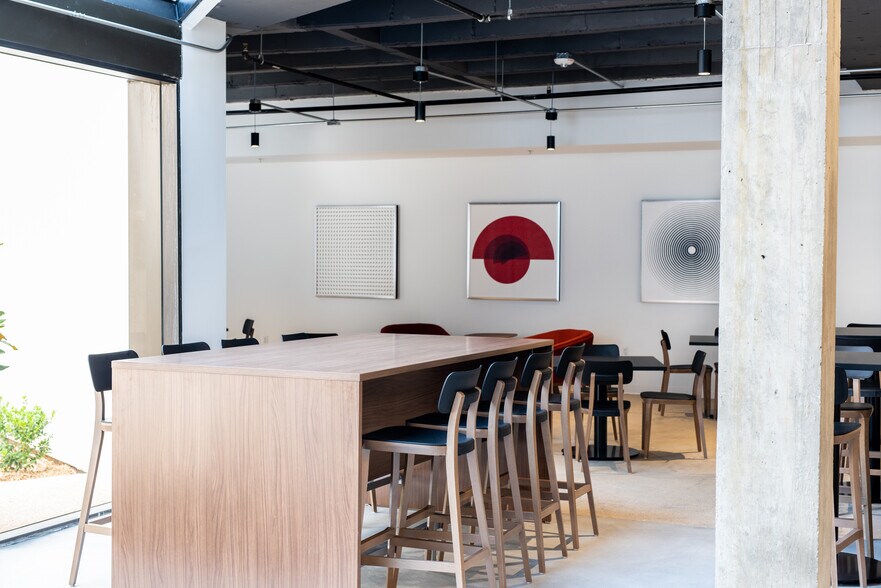 More Photos Of 17250 Dallas Pky, Addison Coworking Space