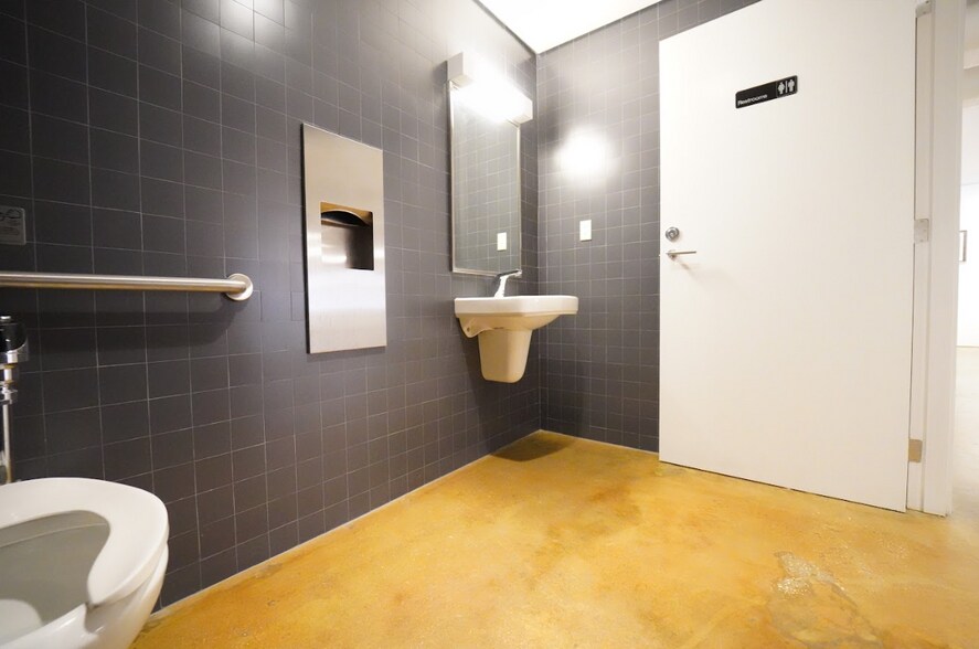 More Photos Of 1343 L St NW, Washington Loft Creative Space For Lease