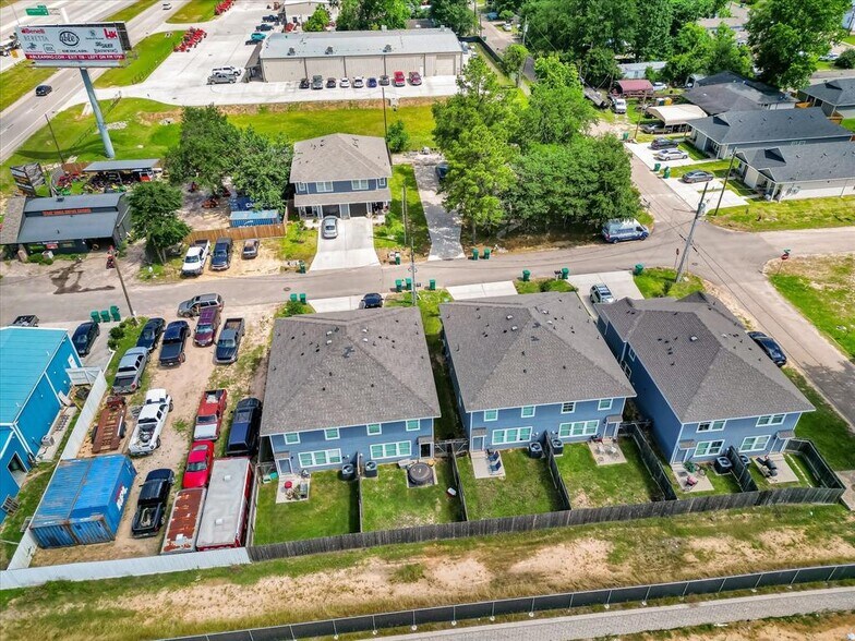 More Photos Of 501 Hines Ave, Willis Apartments For Sale