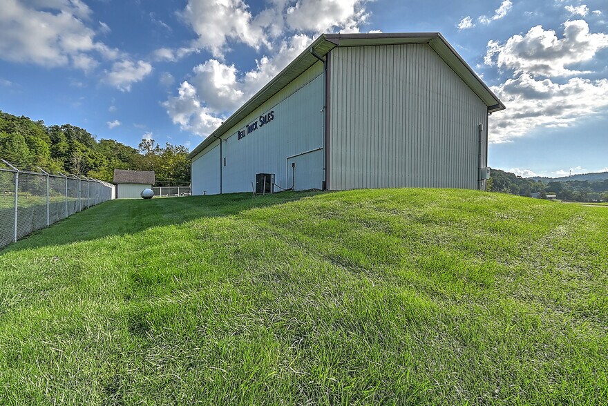 More Photos Of 3930 E Stone Dr, Kingsport Warehouse For Sale