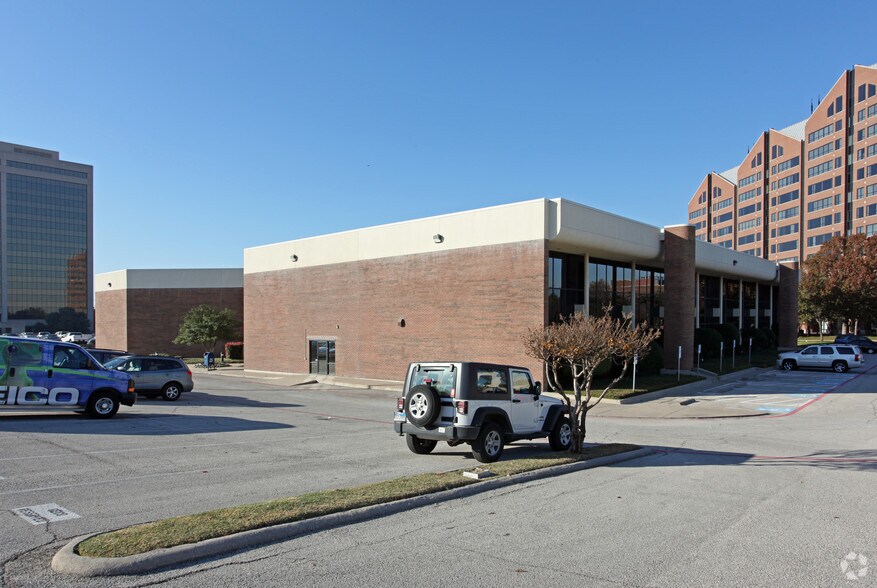 More Photos Of 14140 Midway Rd, Farmers Branch Office For Lease