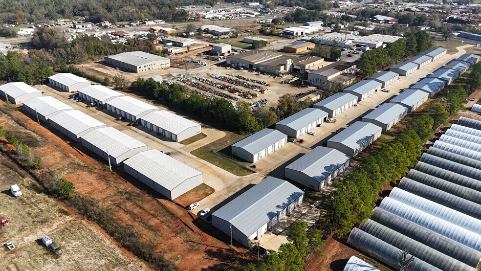 More Photos Of 4097 US Highway 271, Tyler Warehouse For Lease