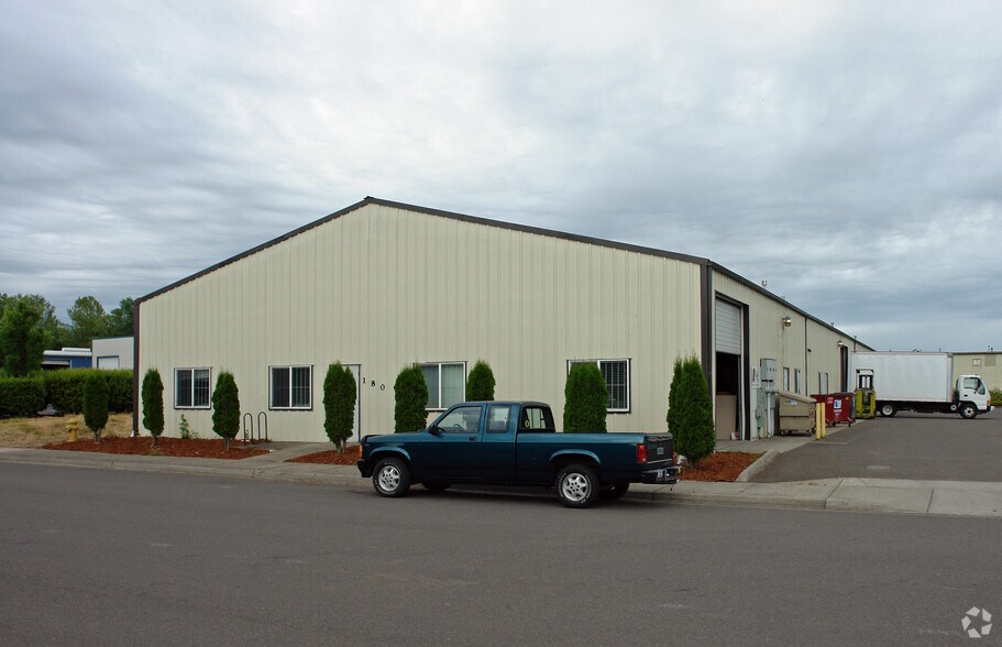 More Photos Of 180 Grimes St, Eugene Service For Lease