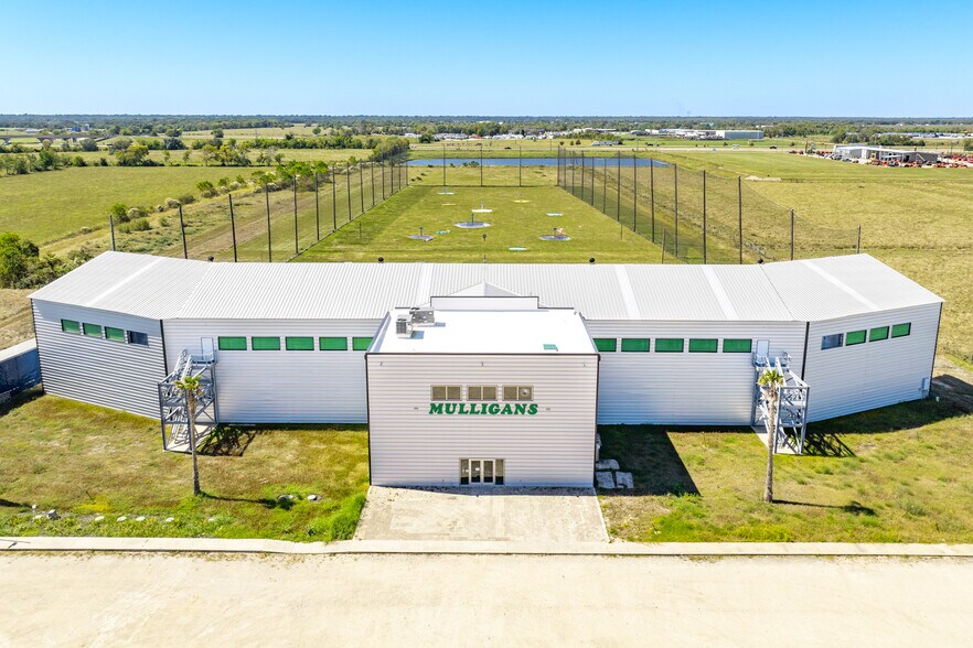 Primary Photo Of 855 County Road 340, Angleton Golf Course Driving Range For Sale