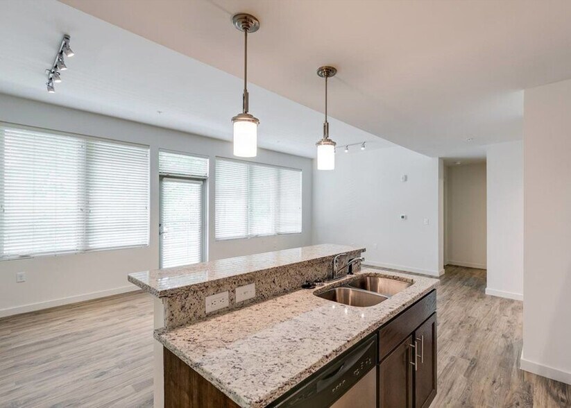 More Photos Of 3900 Monument Ave, Richmond Apartments For Sale