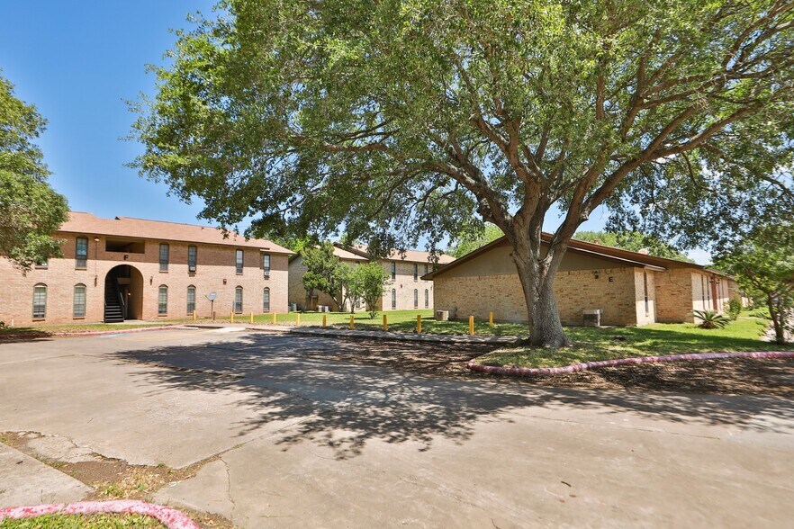 More Photos Of 2910 Old Lane City Rd, Wharton Apartments For Sale