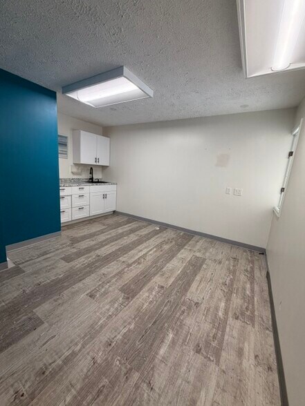 More Photos Of 1219 E Saginaw St, Lansing Medical For Sale