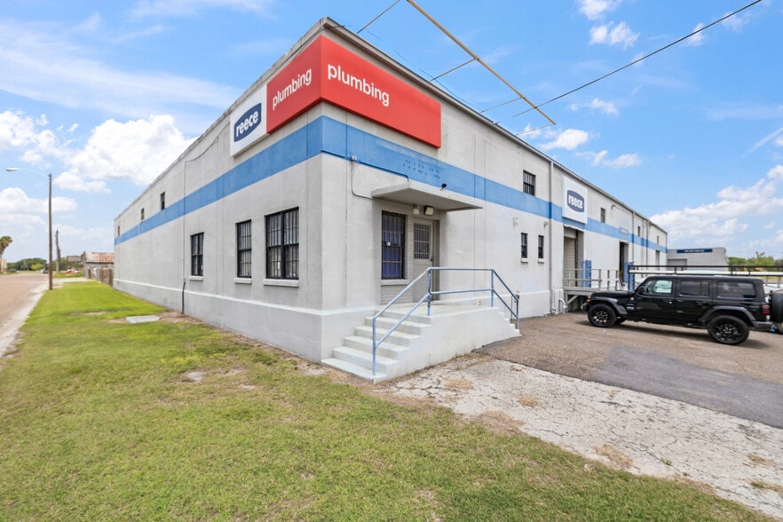 Primary Photo Of 1002 W Jackson Ave, Harlingen Warehouse For Sale