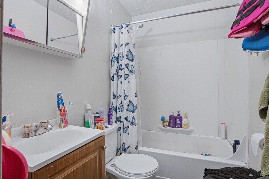 More Photos Of 139 E School St, Woonsocket Apartments For Sale