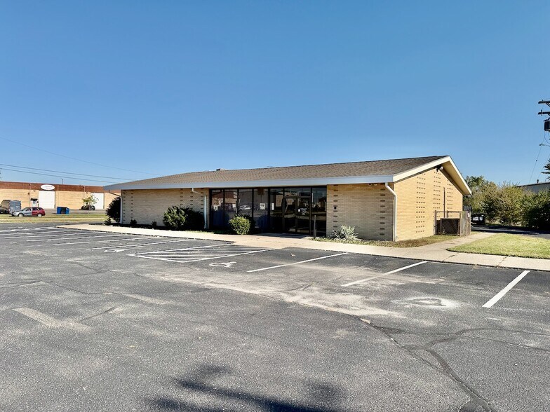 More Photos Of 2455 Stanley Ave, Dayton Freestanding For Lease