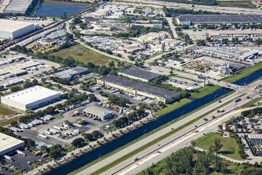 More Photos Of 11200 NW 138th St, Medley Warehouse For Lease