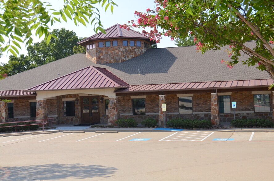 More Photos Of 6190 Virginia Pky, McKinney Medical For Lease