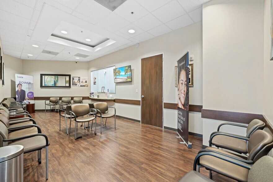 More Photos Of 7790 W Grand Pky, Richmond Medical For Lease