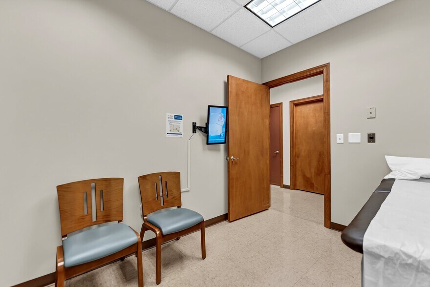 More Photos Of 9097 Main St, Clarence Medical For Lease