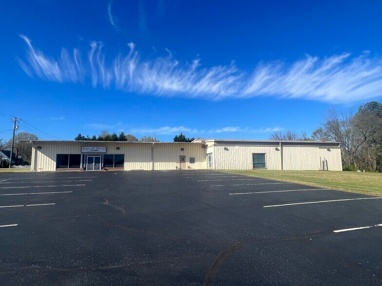 More Photos Of 2307 S Boston Rd, Danville Flex For Sale