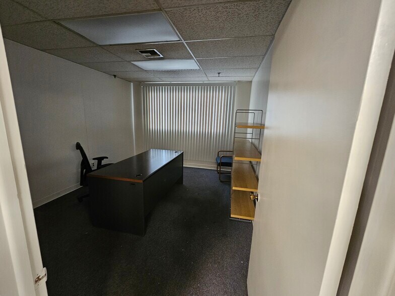 More Photos Of 1420 Crestmont Ave, Camden Industrial For Sale