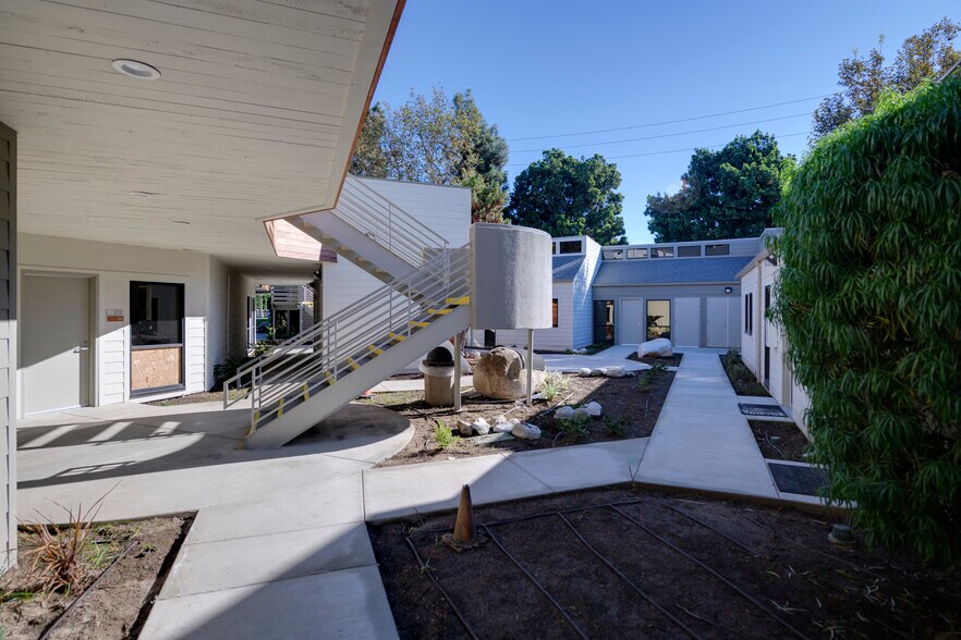 More Photos Of 725 W La Veta Ave, Orange Medical For Lease