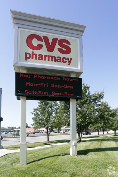 More Photos Of 600 N Mannheim Rd, Hillside Drugstore For Lease