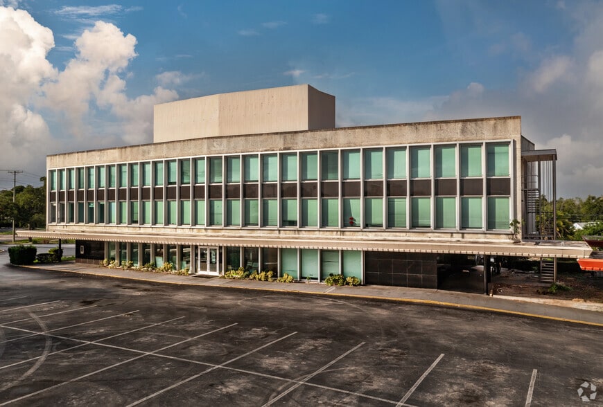 More Photos Of 800 49th St, Saint Petersburg Office For Lease