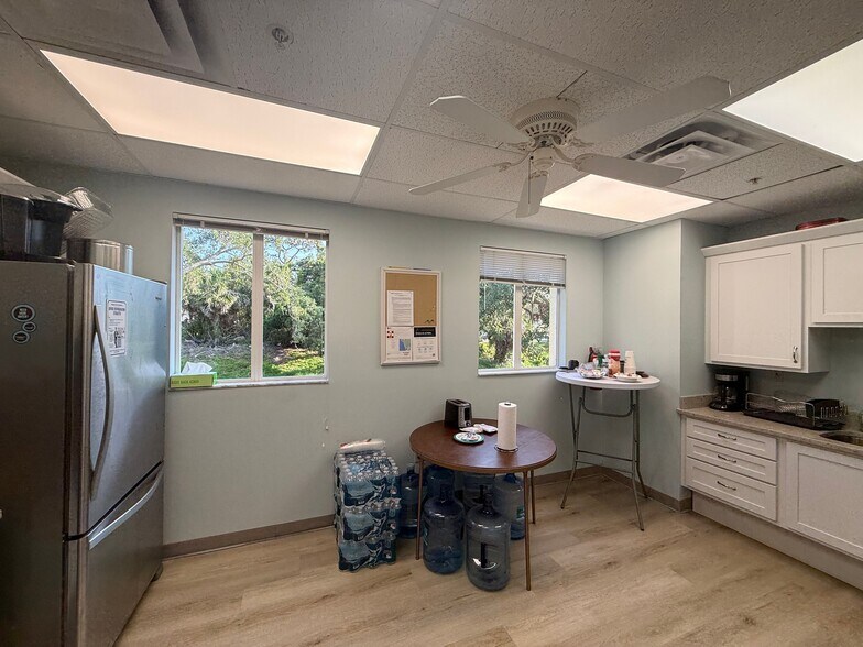 More Photos Of 897 E Venice Ave, Venice Medical For Lease