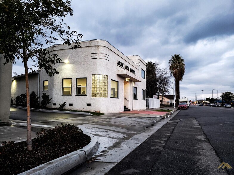 More Photos Of 430 18th St, Bakersfield Loft Creative Space For Lease