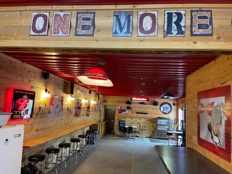 More Photos Of 203 Whinery, Binford Casino For Sale