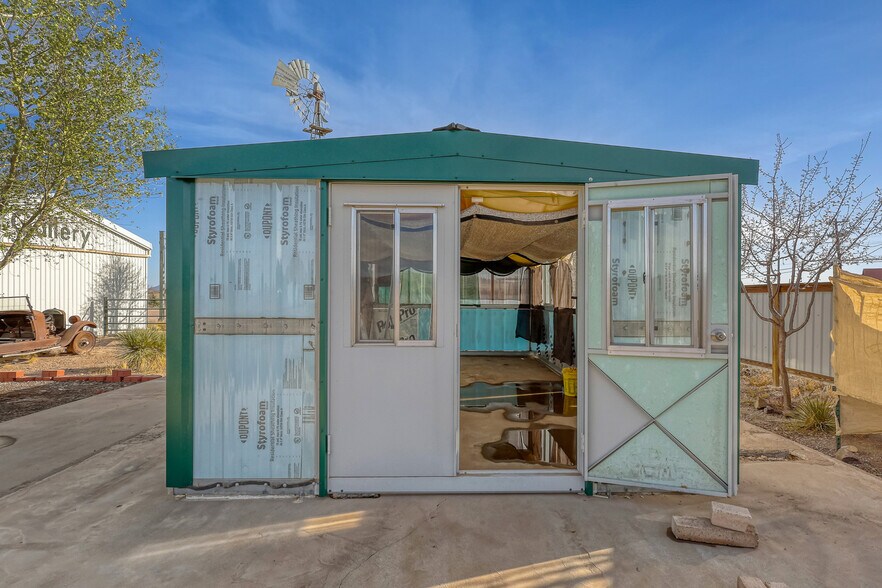 More Photos Of 301 E Calvary Rd, Fort Davis Specialty For Sale