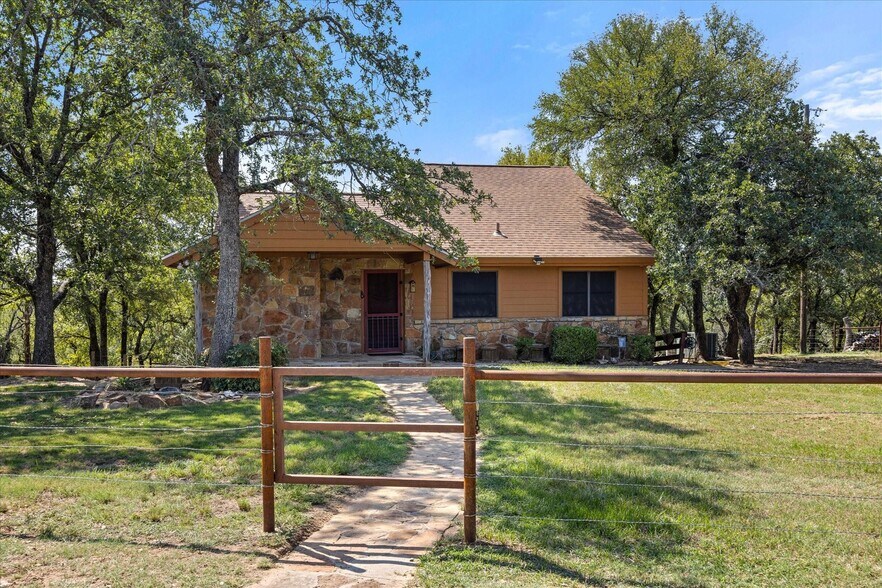 More Photos Of 11230 Light Rd, Lipan Land For Sale