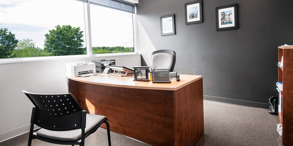 More Photos Of 809 Rte Des Rivières, Lévis Medical For Lease