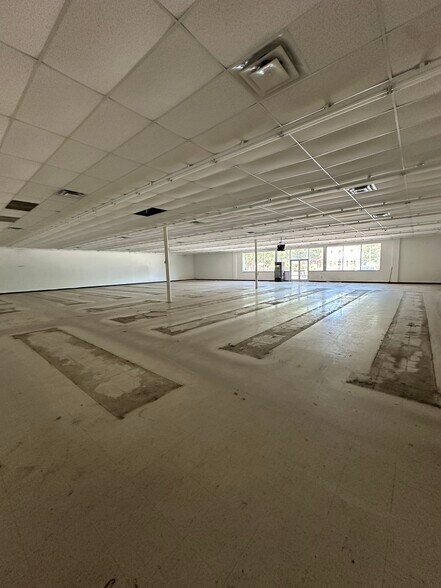 More Photos Of 6711 Charleston Hwy, Bowman Freestanding For Sale