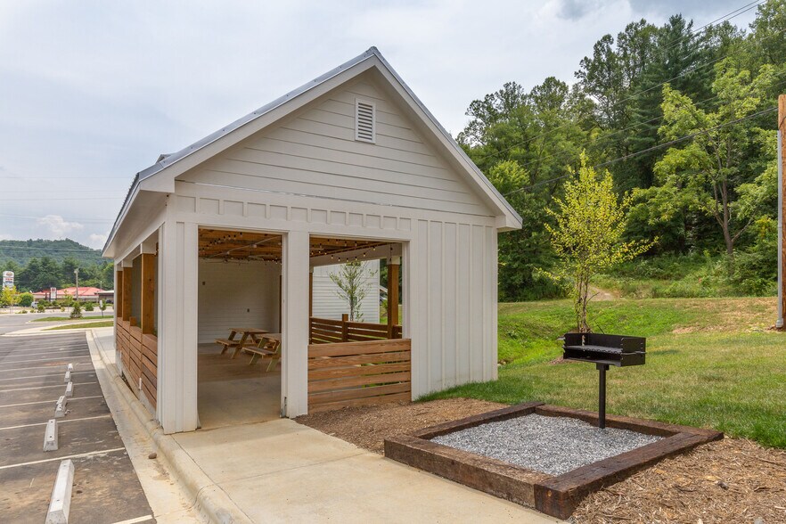 More Photos Of 4616 Little Savannah Rd, Cullowhee Apartments For Sale