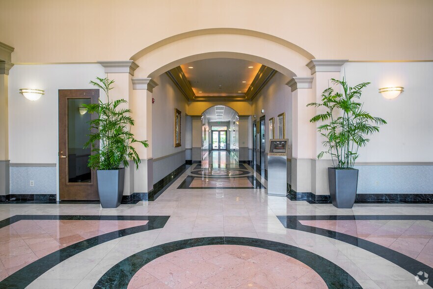 More Photos Of 4851 Tamiami Trl N, Naples Coworking Space