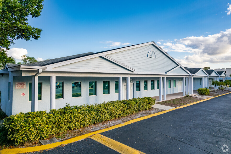 Primary Photo Of 1417 S Belcher Rd, Clearwater Medical For Lease