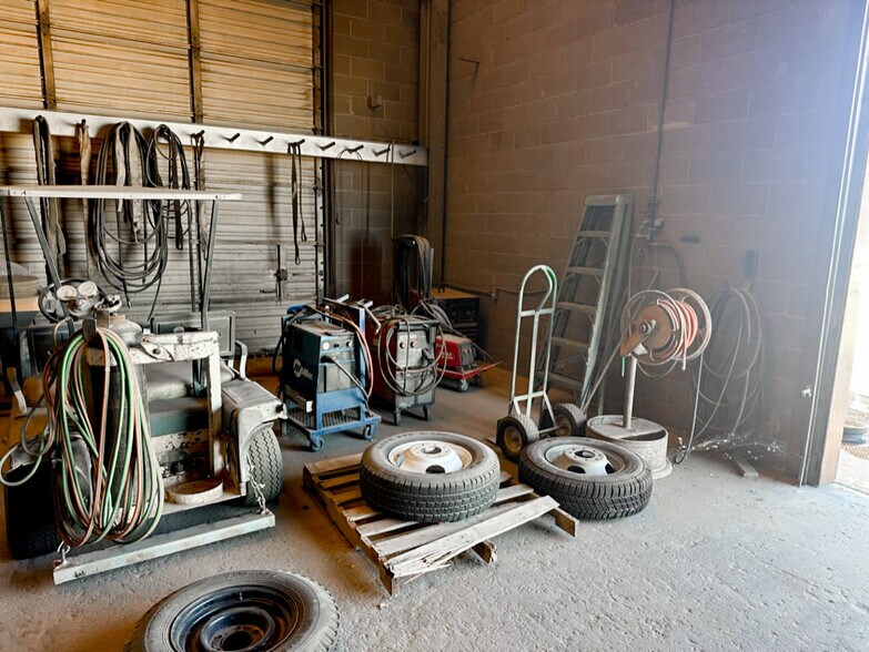 More Photos Of 604 Collins ave, Midland Warehouse For Sale