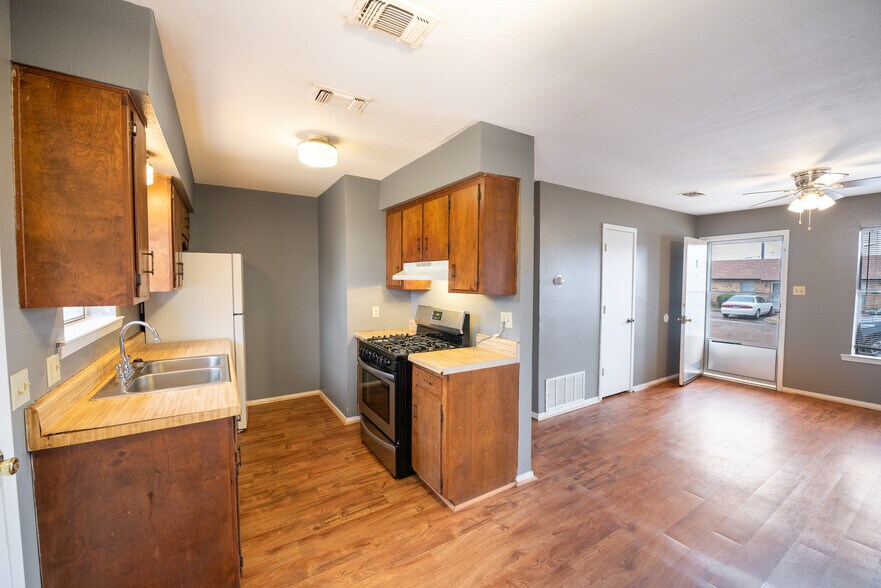 More Photos Of 100 Colvin St, Mount Vernon Apartments For Sale