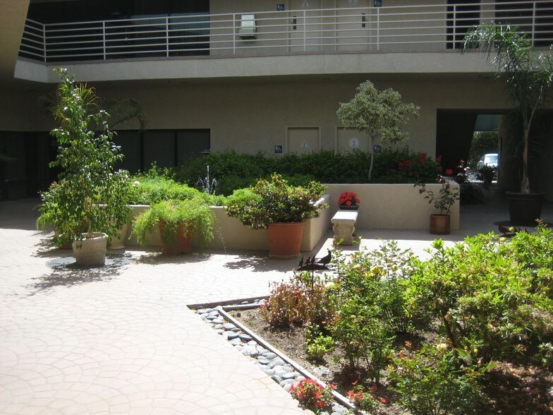 More Photos Of 600 Hampshire Rd, Westlake Village Office For Lease