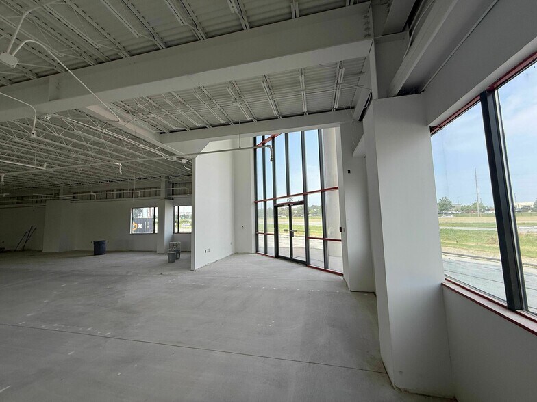 More Photos Of 2929 N Eastgate Ave, Springfield Office For Lease