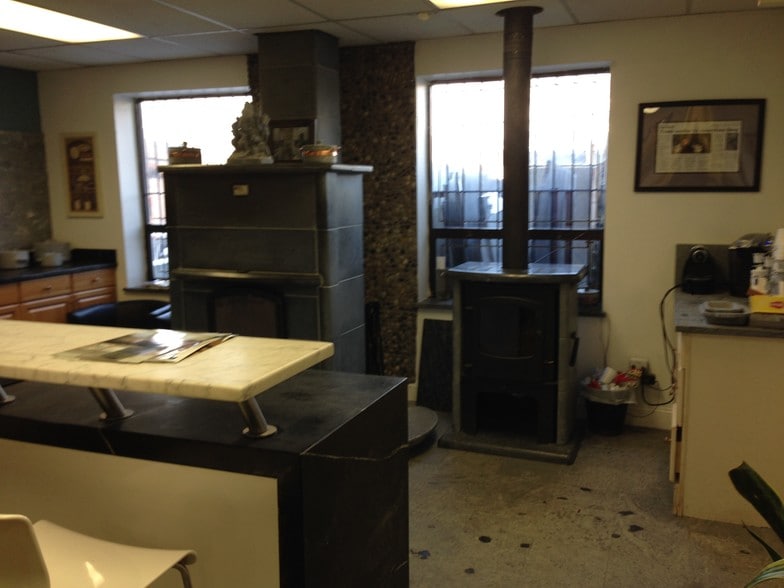 More Photos Of 83-85 Myer St, Hackensack Warehouse For Lease