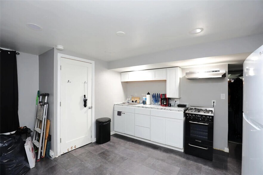 More Photos Of 79-83 Green St, Kingston Apartments For Sale