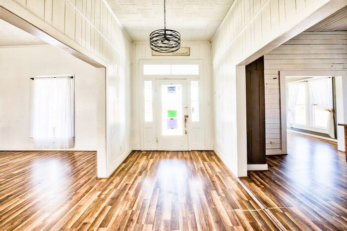 More Photos Of 318 E Washington Ave, Navasota Storefront Retail Office For Lease