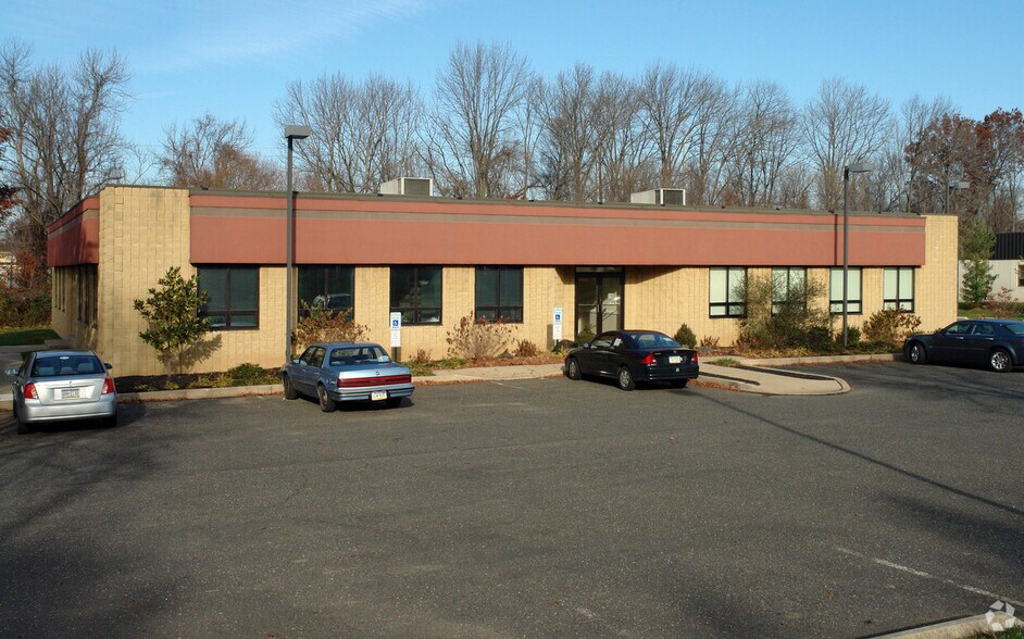More Photos Of 118 Dickerson Rd, North Wales Office For Lease