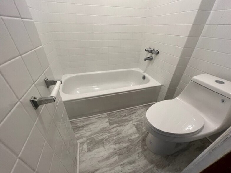 More Photos Of 12-20 Knox St Ct, Manchester Apartments For Sale