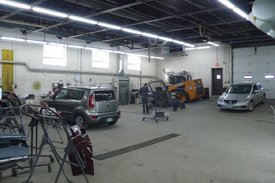 More Photos Of 3900-3920 Nicollet Ave, Minneapolis Auto Repair For Sale