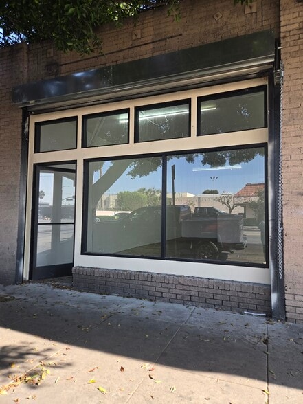 More Photos Of 1816-1822 S San Pedro St, Los Angeles Storefront For Lease